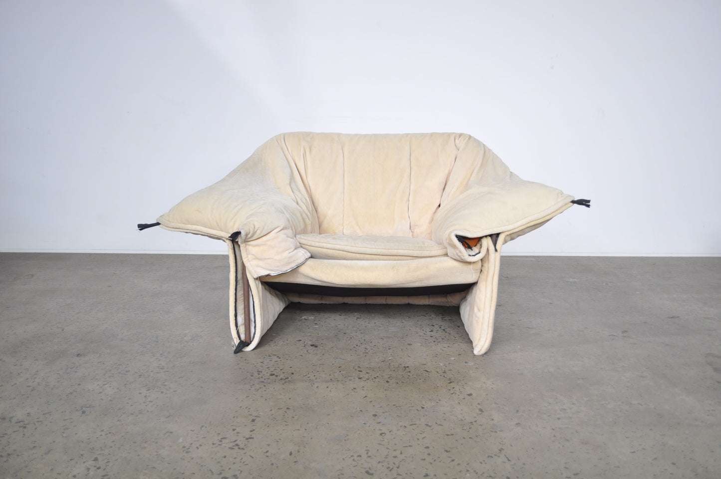 Mario Bellini "le Stelle" Sofa and  lounge chair set. Restoration project.