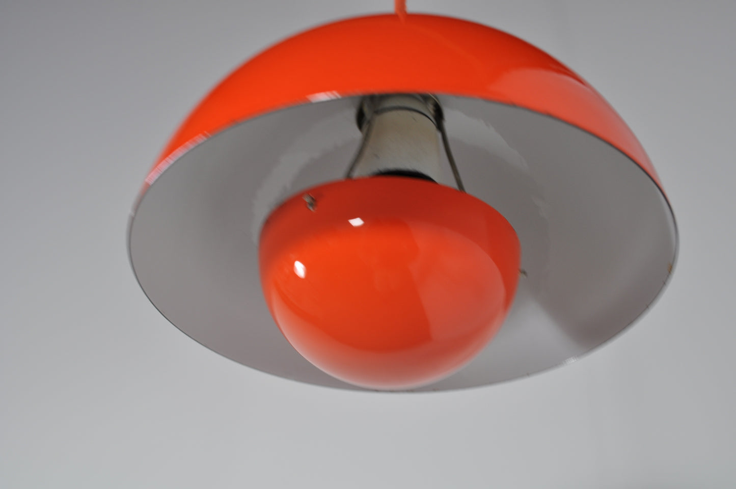 Verner Panton Flower Pot pendant in Orange.