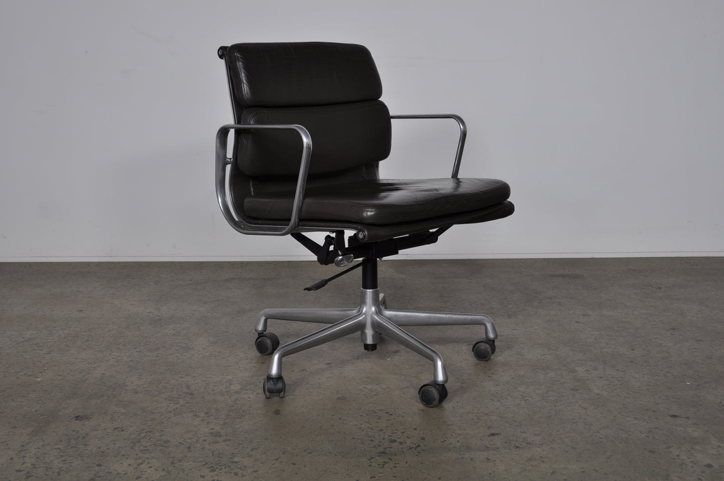Eames Soft Pad Group Management Chair.