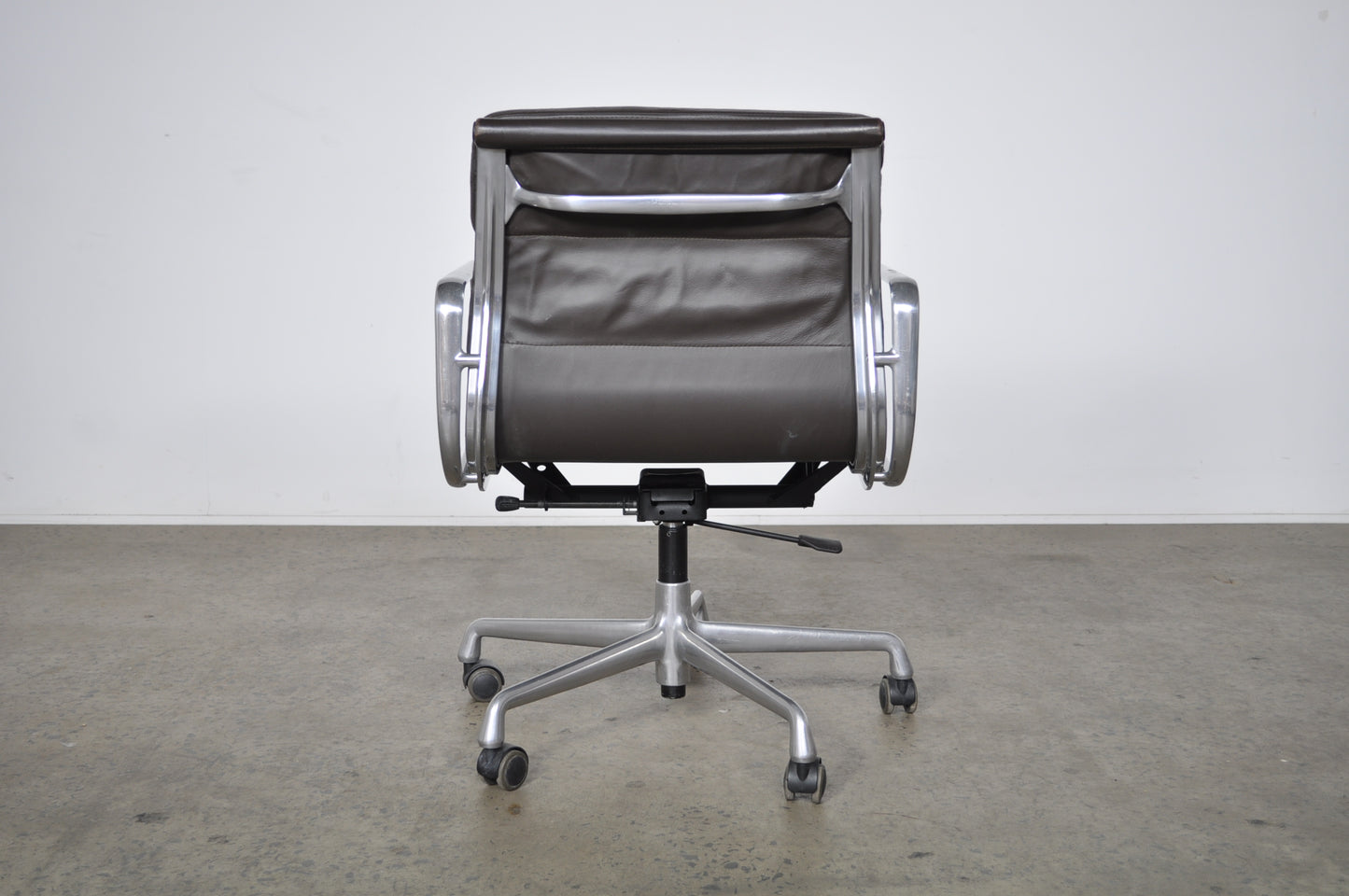 Eames Soft Pad Group Management Chair.