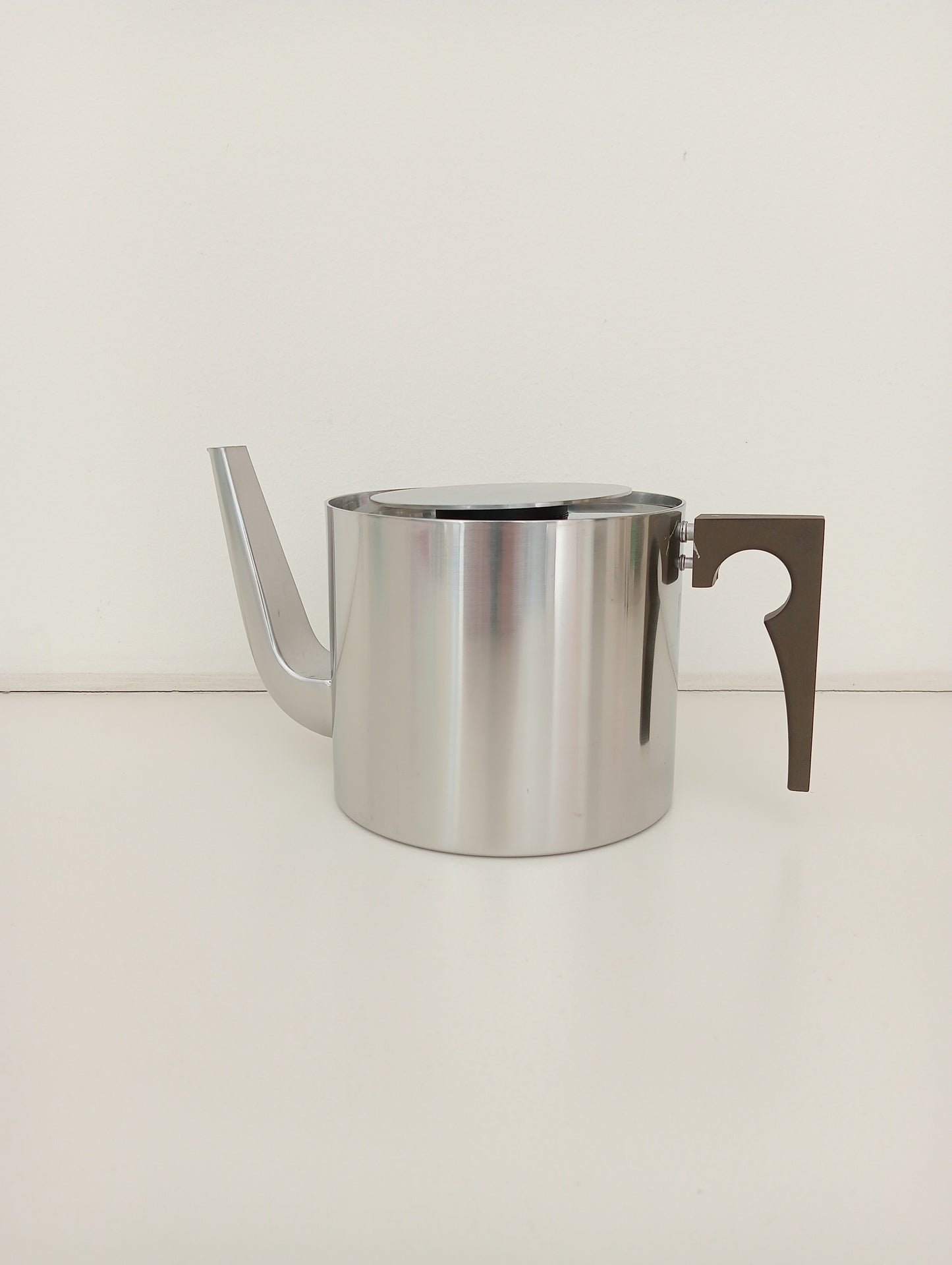 Stelton Arne Jacobsen teapot 1.25 litre.