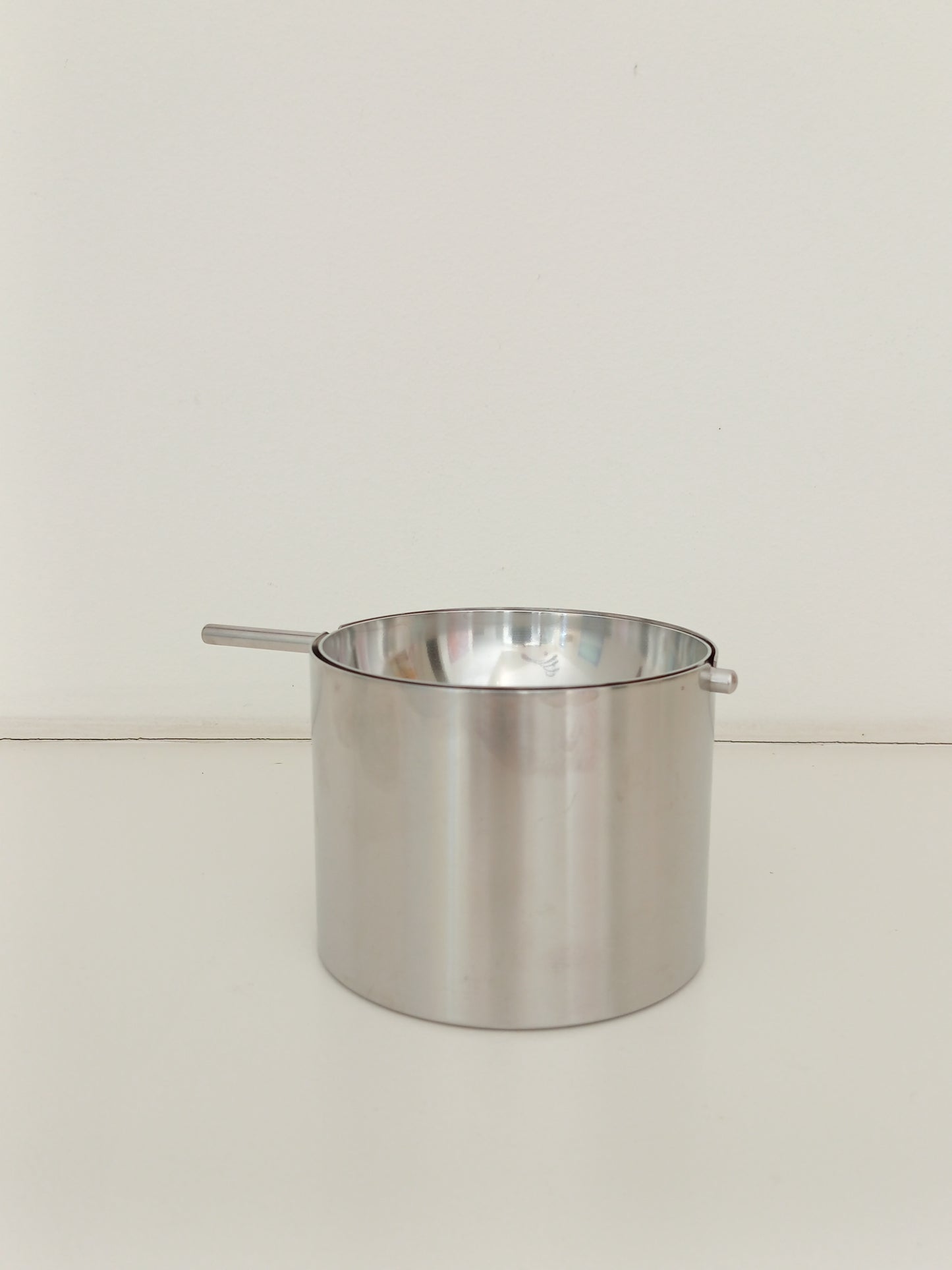 Stelton Arne Jacobsen revolving ashtray H 8 cm.