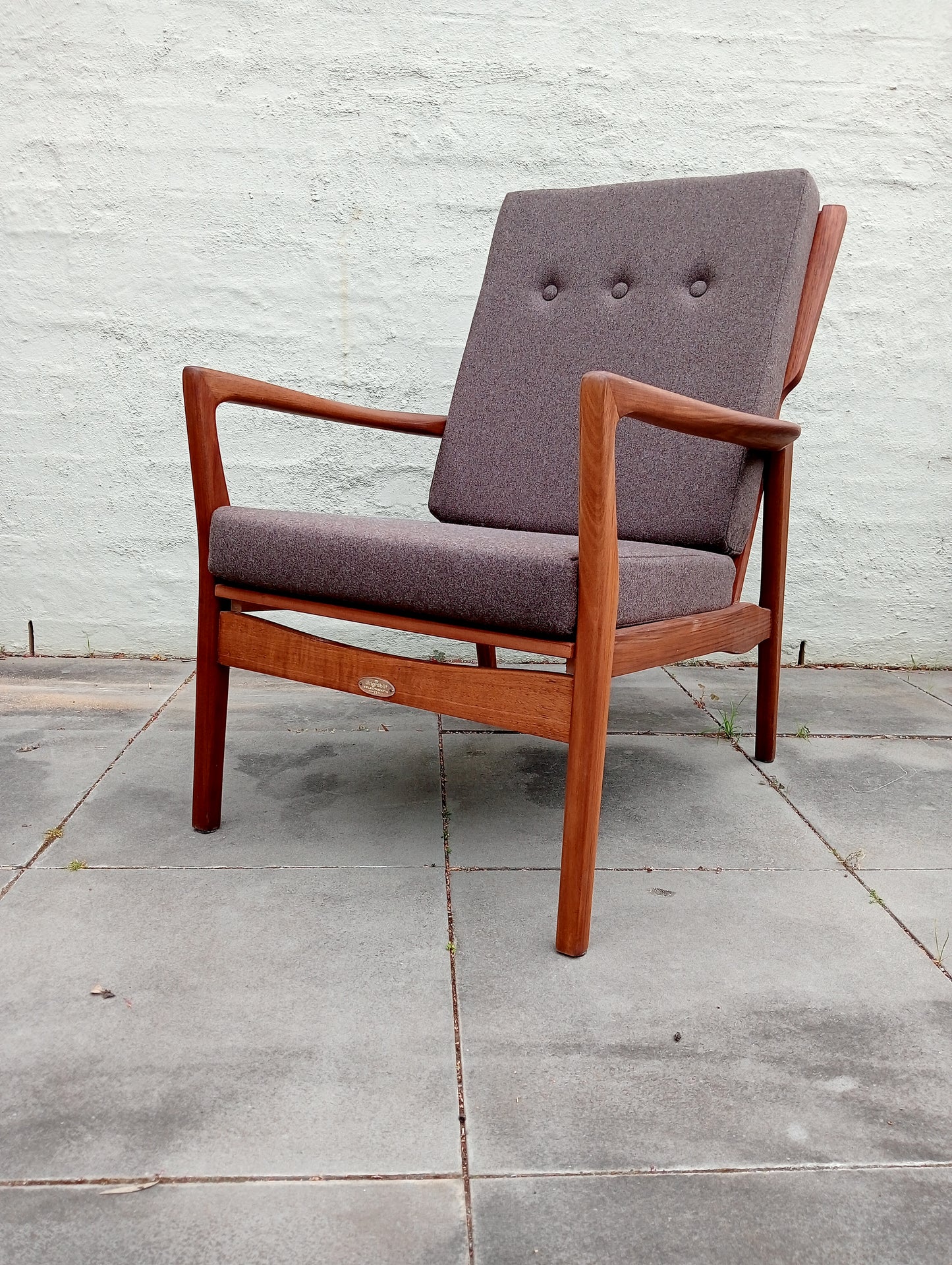 Wrightbilt “Selectamatic” lounge chair.