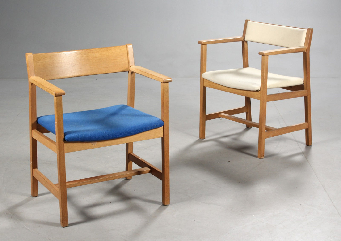 Børge Mogensen armchairs in oak, model 3248 set of 8. To be restored.