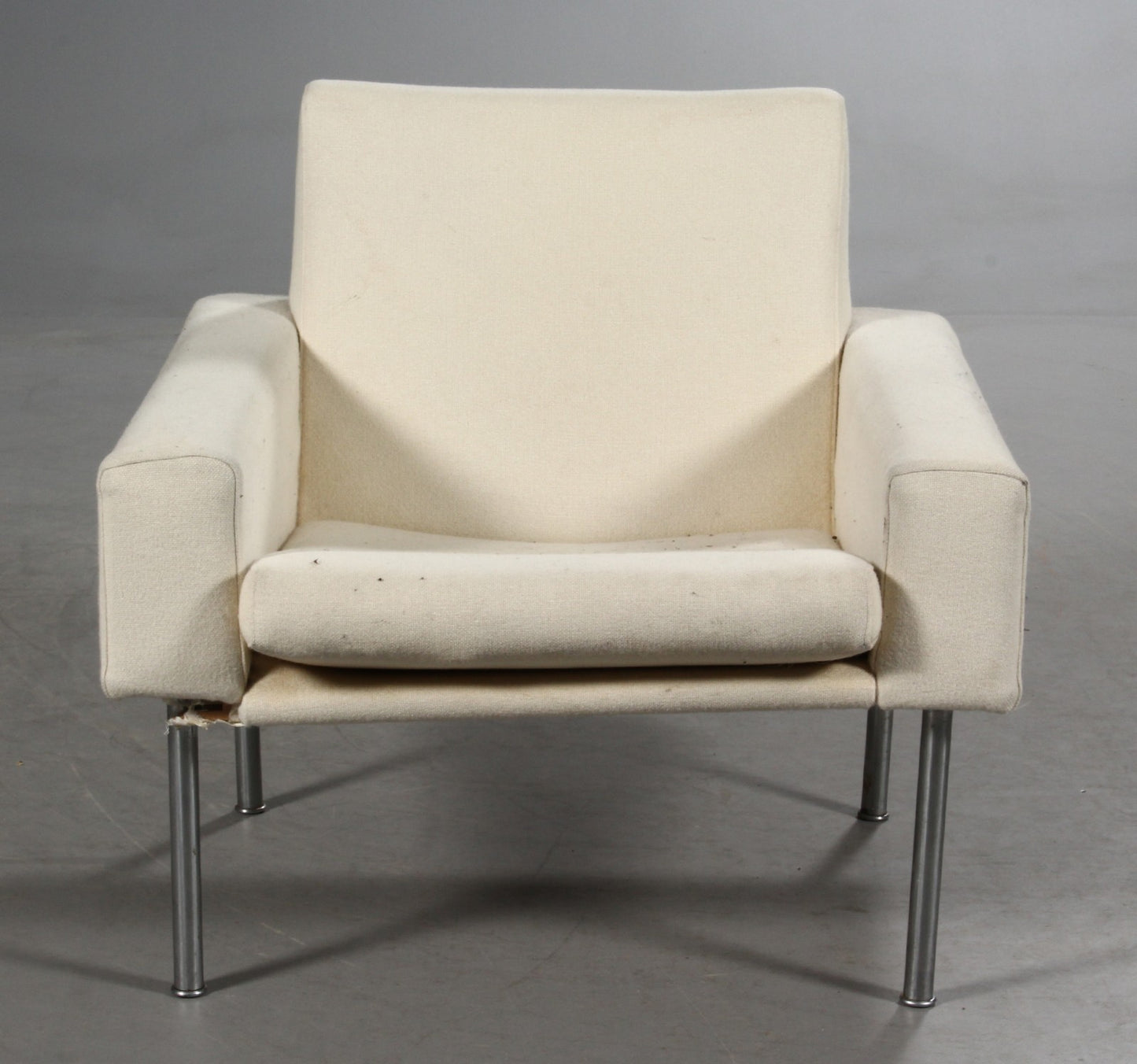HJ Wegner. Airport chair. Armchair model AP34. To be restored.