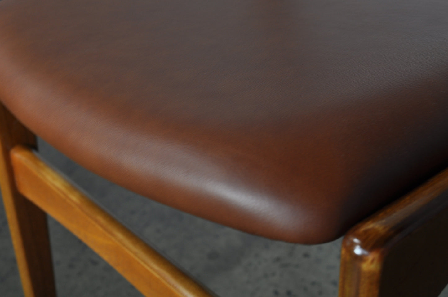 Erik Buch Teak dining chairs.Set of 8 In brown leather.