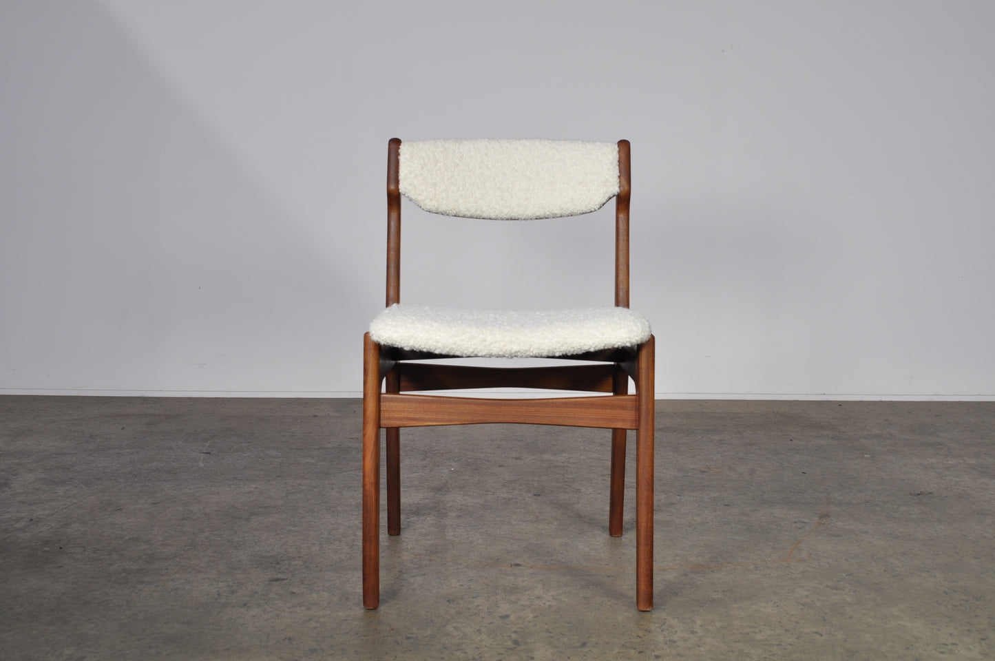 Danish dining chair. Set of 6 in Boucle.