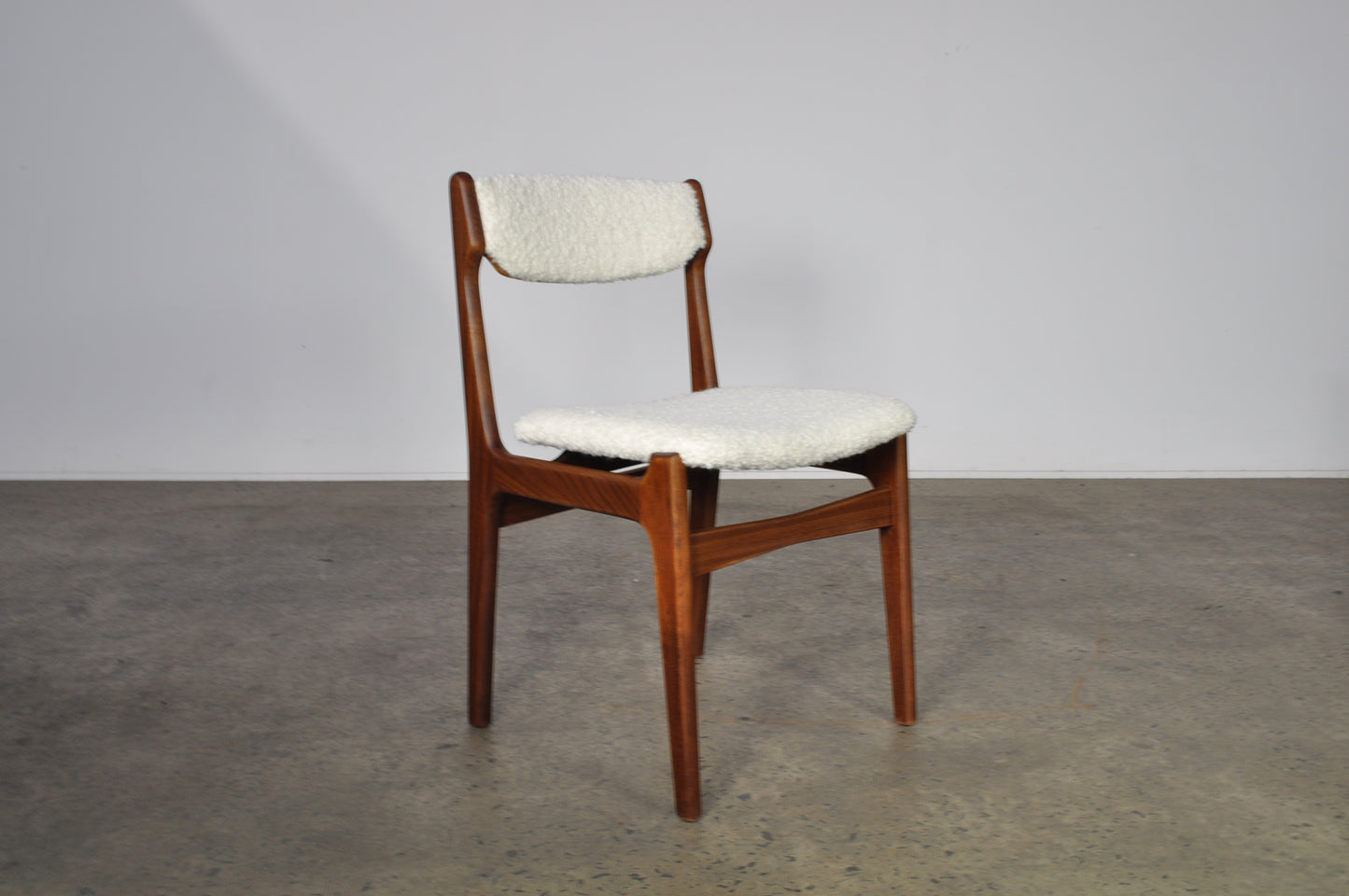 Danish dining chair. Set of 6 in Boucle.