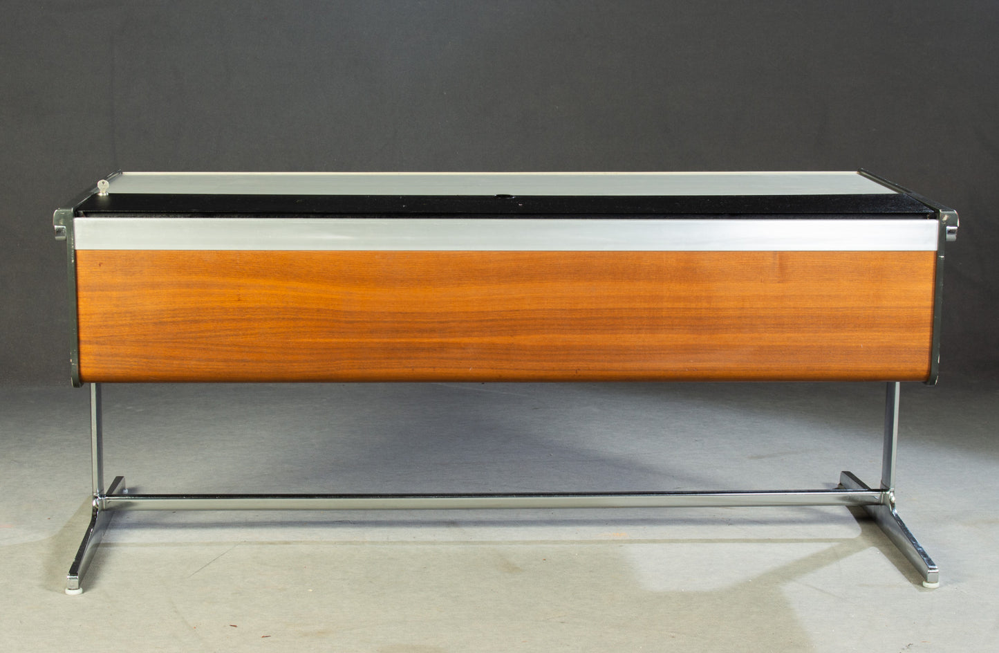 George Nelson, desk from the Action Office system, manufactured by Herman Miller.