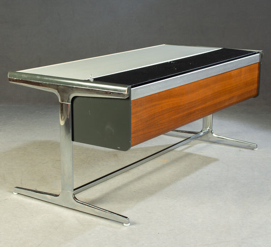 George Nelson, desk from the Action Office system, manufactured by Herman Miller.