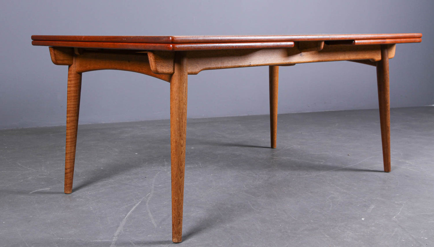 Hans J. Wegner. Teak and oak dining table large model AT-312.