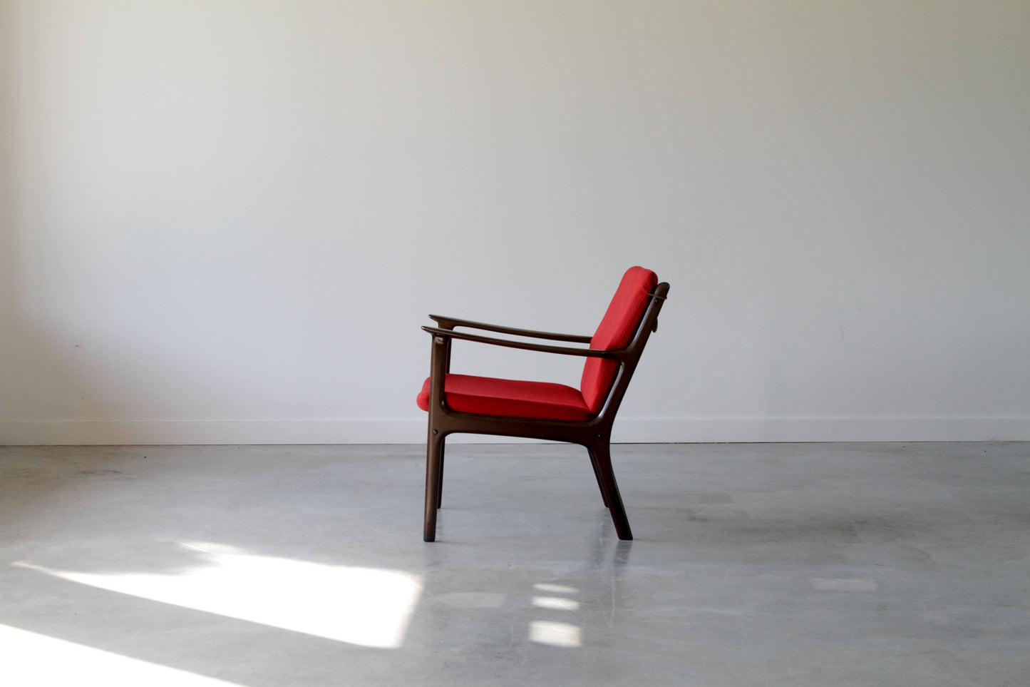 Ole Wanscher lounge chair. Model PJ 112. In Red.