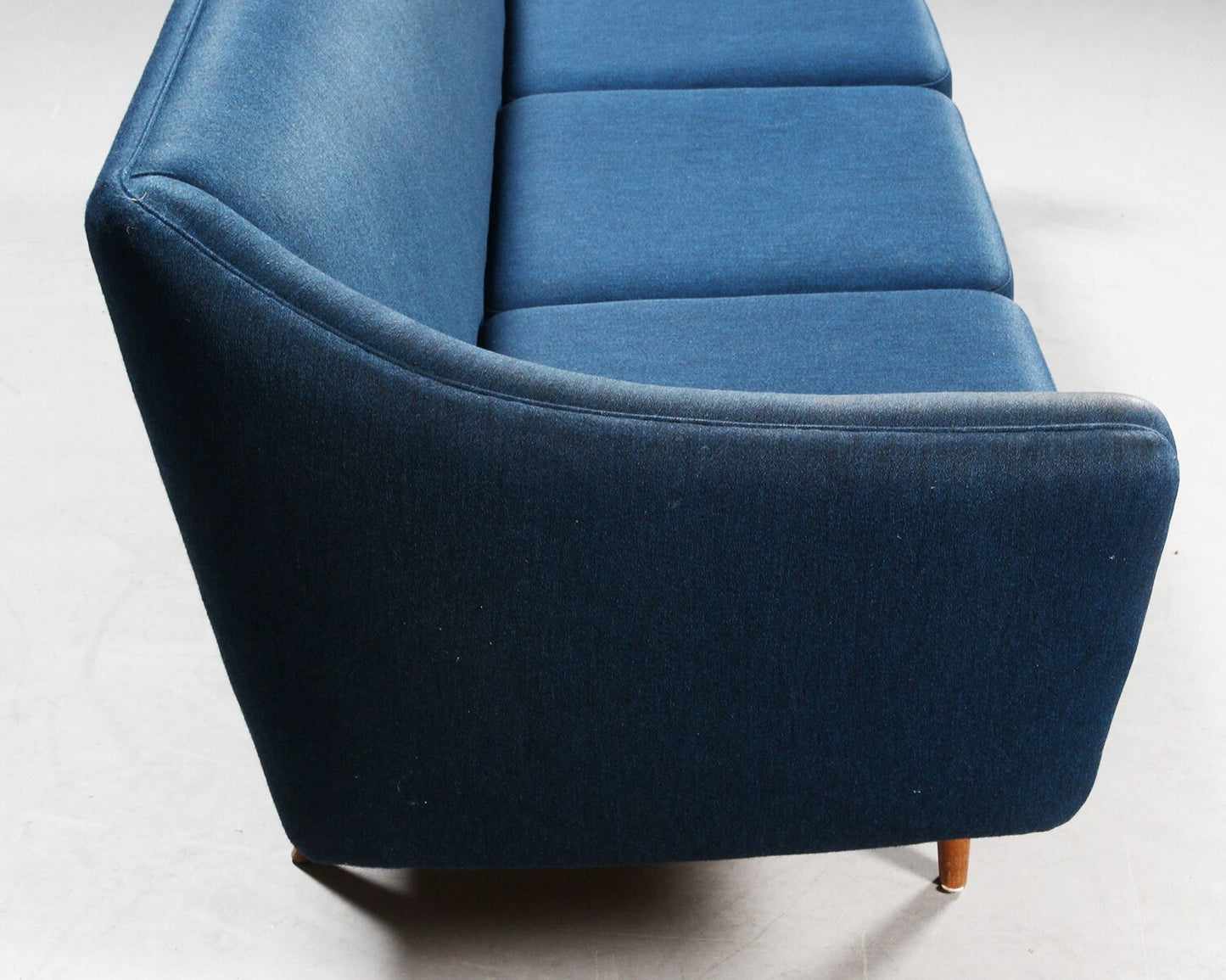 Ilum Wikkelsø. Three-seater sofa model ML140 in  oak.