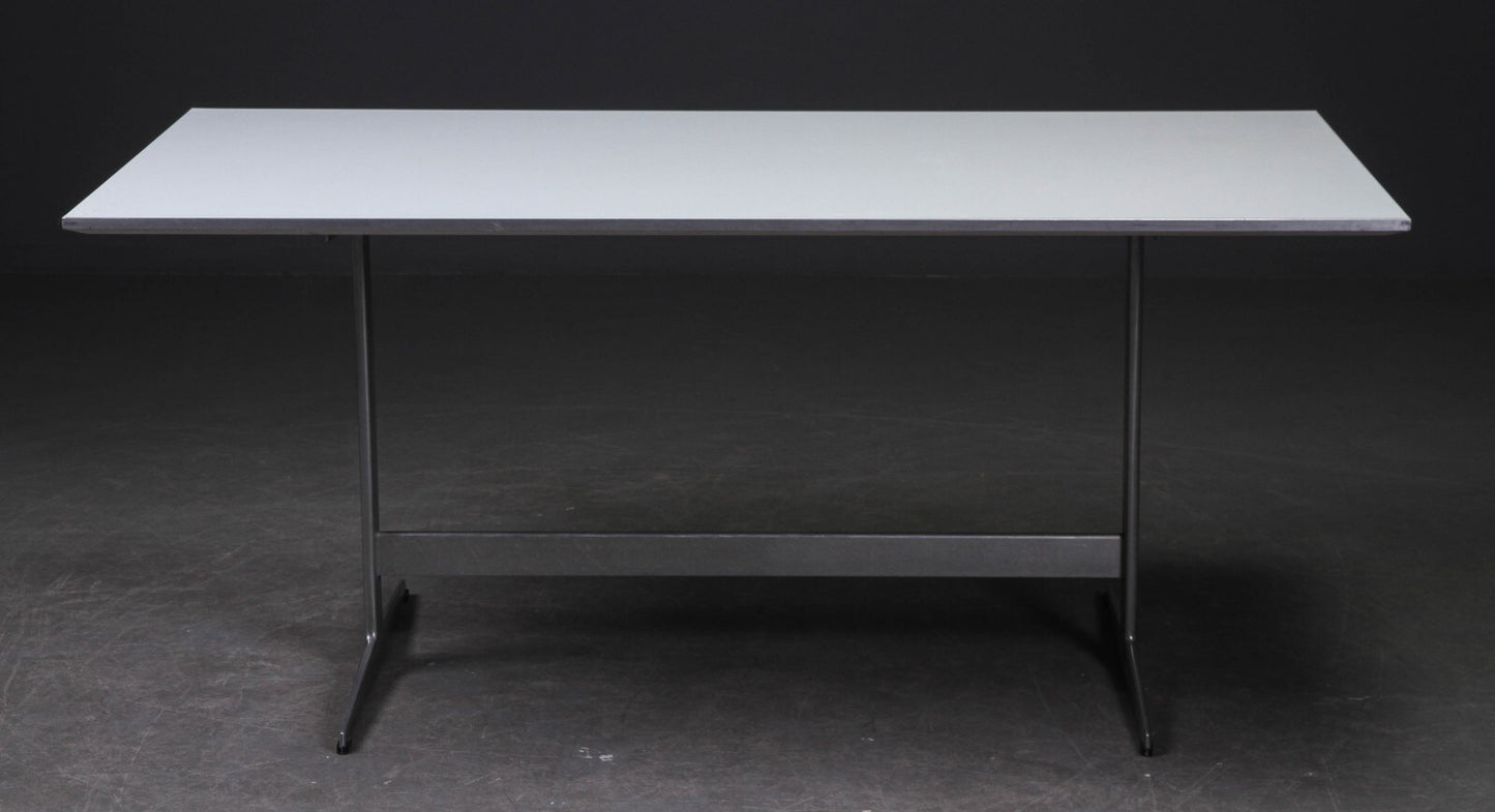 Piet Hein/Arne Jacobsen for Fritz Hansen dining table.