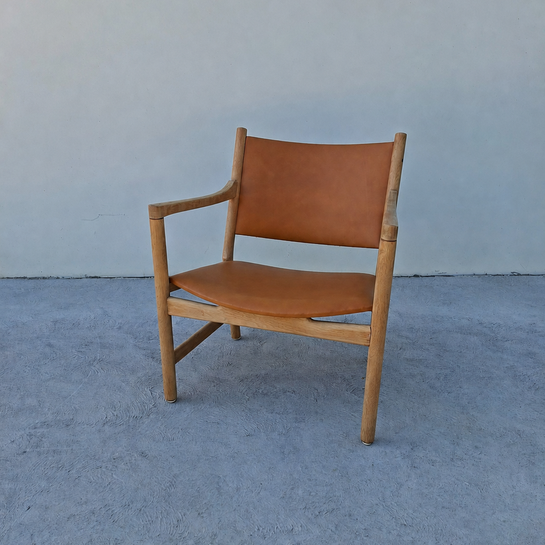 Hans J. Wegner CH-52 Armchairs for Carl Hansen Søn in Pelle leather.