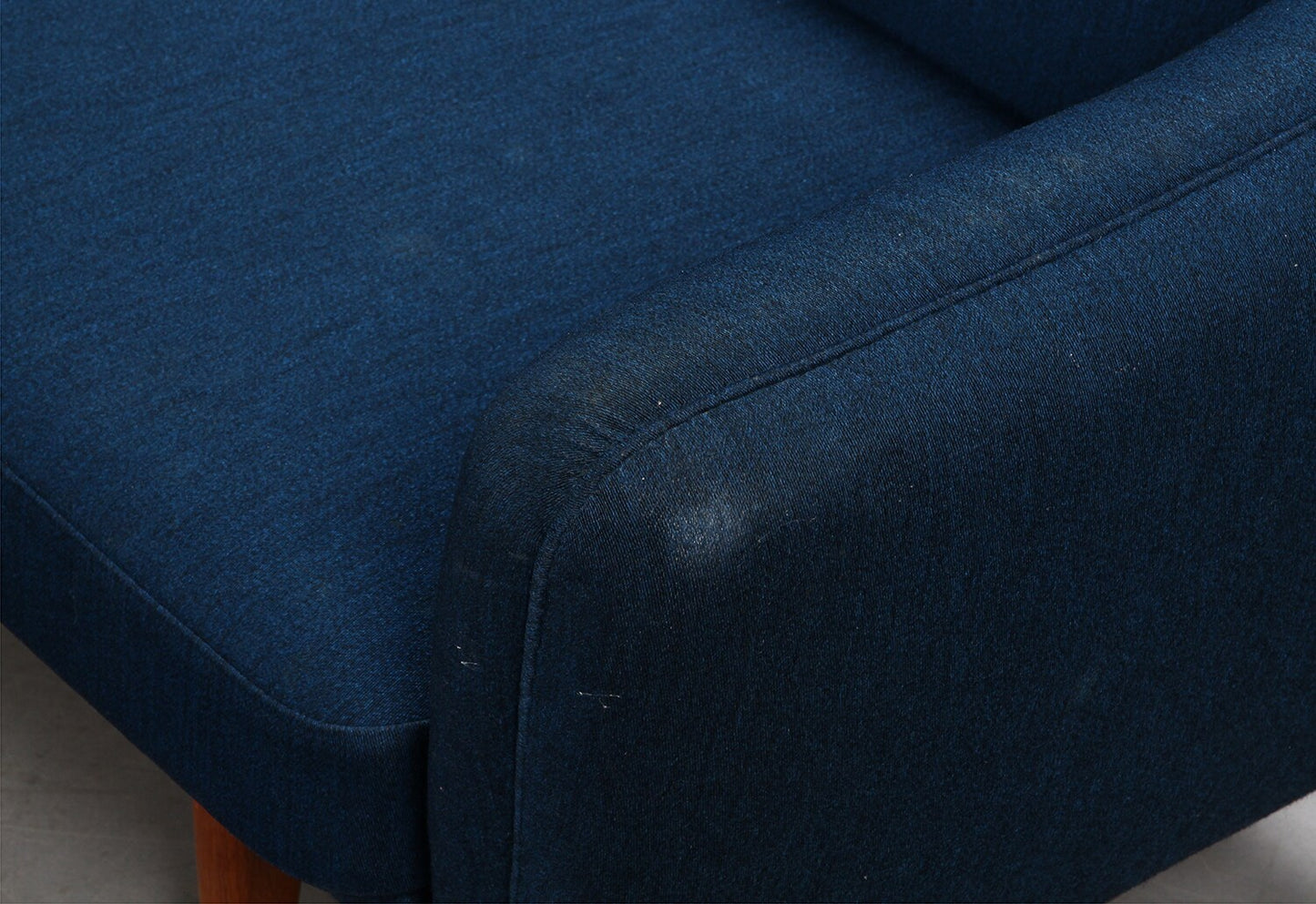 Ilum Wikkelsø. Three-seater sofa model ML140 in  oak.