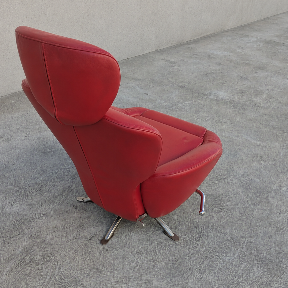 Cassina K10 Dodo Reclining Armchair in Red Leather.