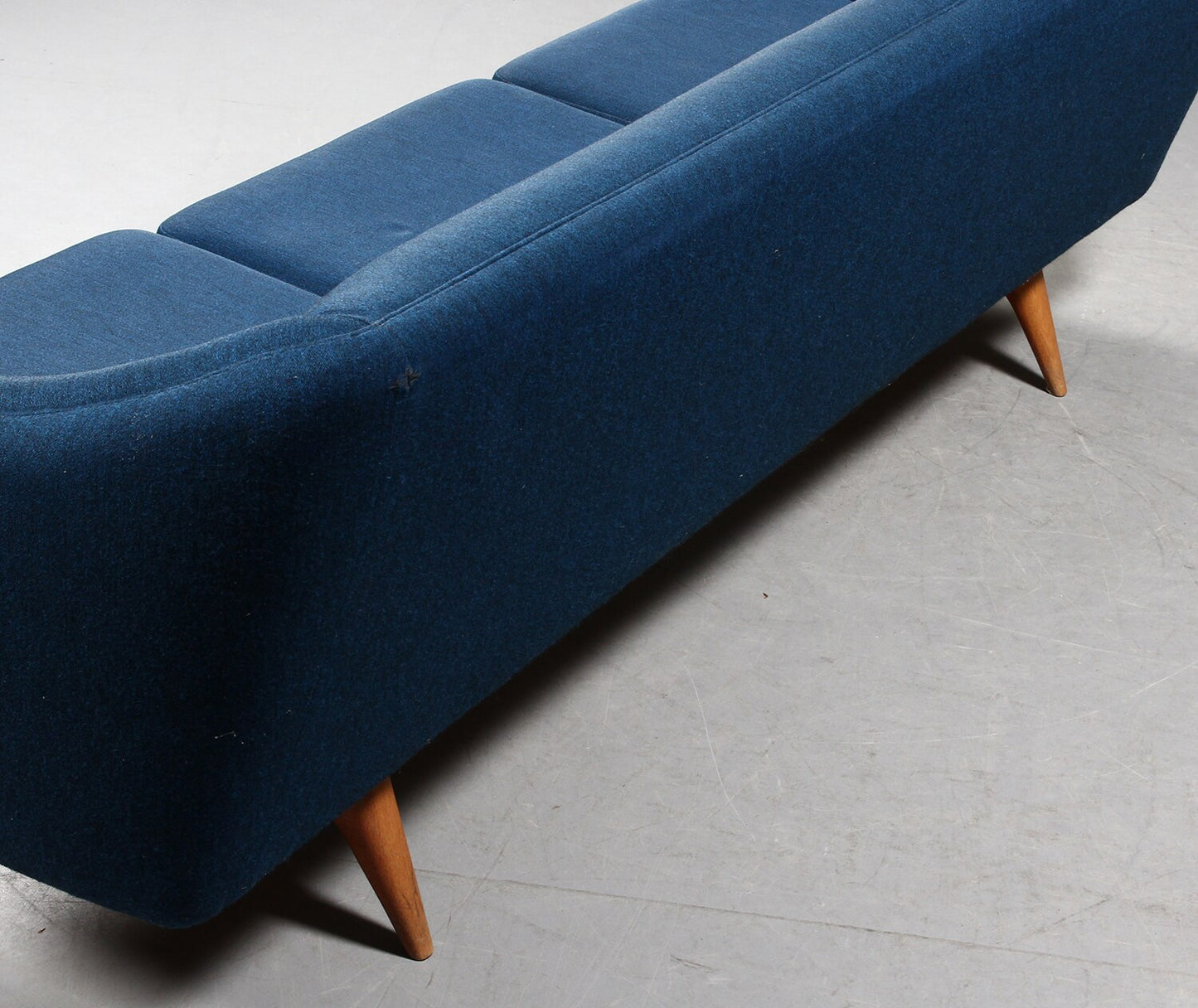 Ilum Wikkelsø. Three-seater sofa model ML140 in  oak.