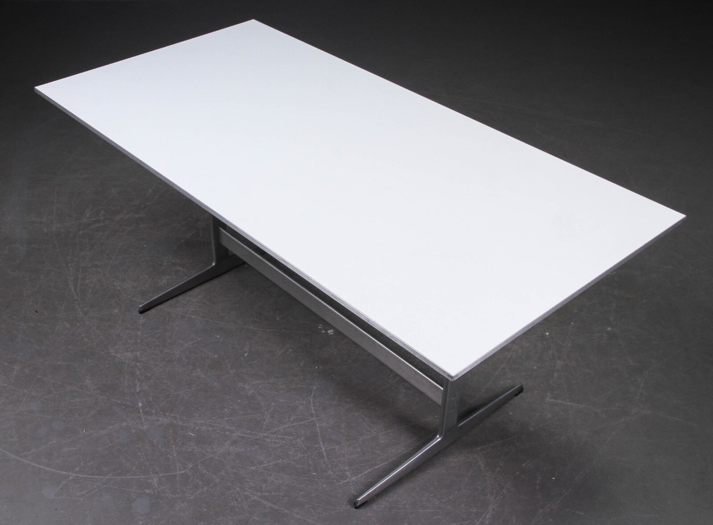 Piet Hein/Arne Jacobsen for Fritz Hansen dining table.