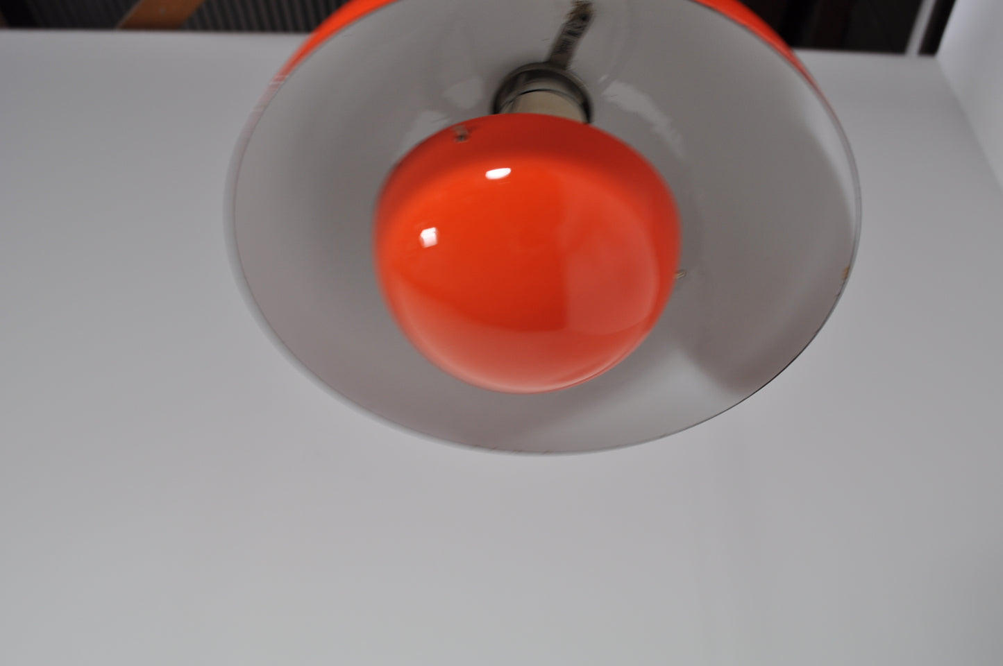 Verner Panton Flower Pot pendant in Orange.