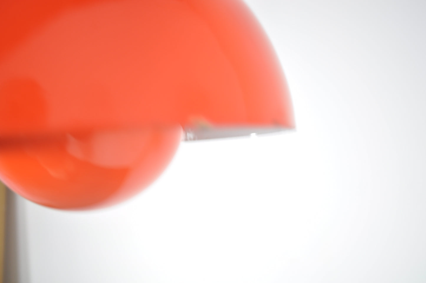 Verner Panton Flower Pot pendant in Orange.