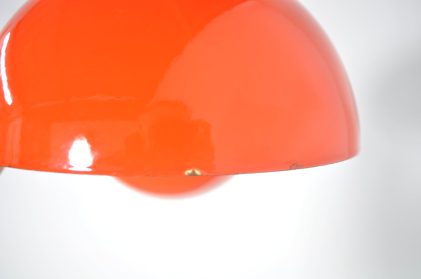 Verner Panton Flower Pot pendant in Orange.