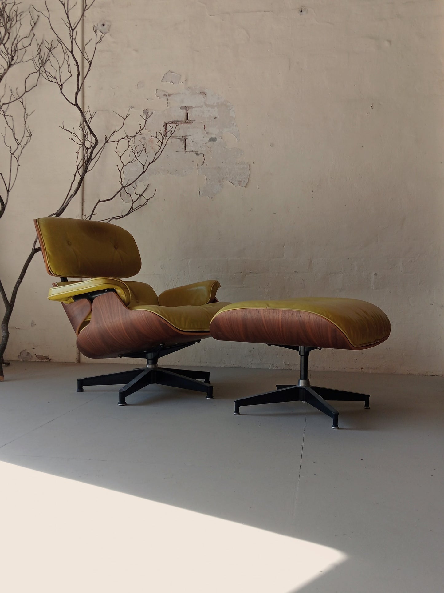 Eames Lounge Chair 670 + Ottoman 671 by Herman Miller.