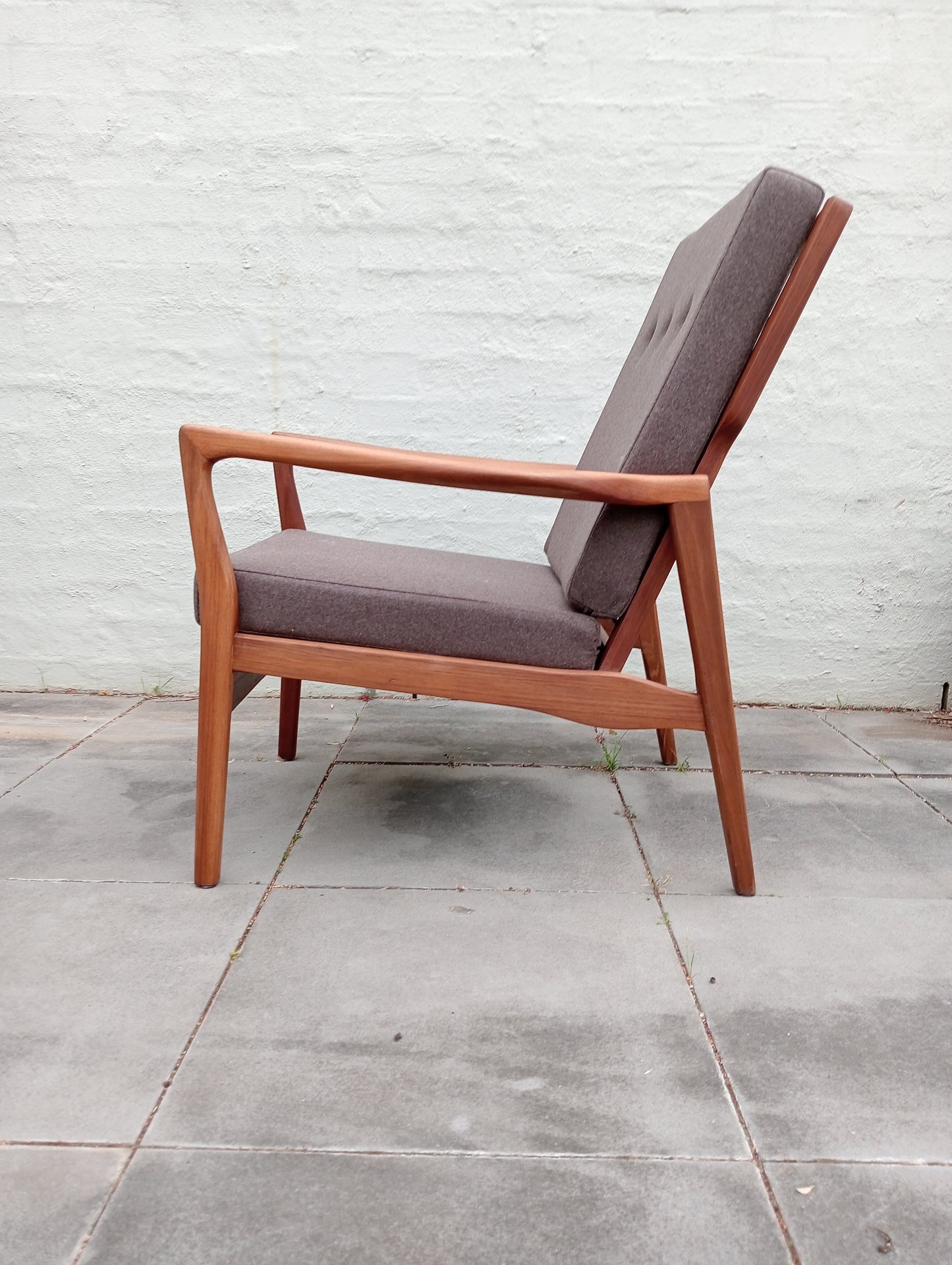 Wrightbilt “Selectamatic” lounge chair.