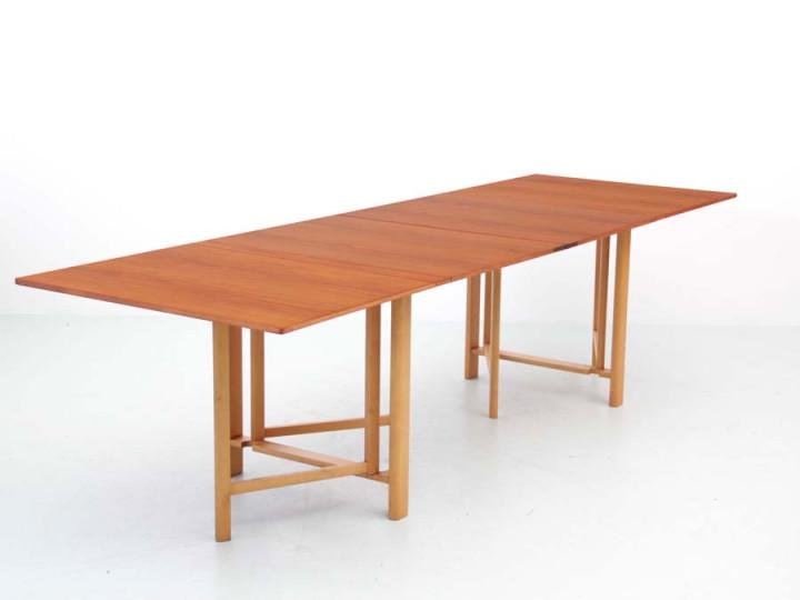 Maria expanding dining table by Bruno Mathsson.