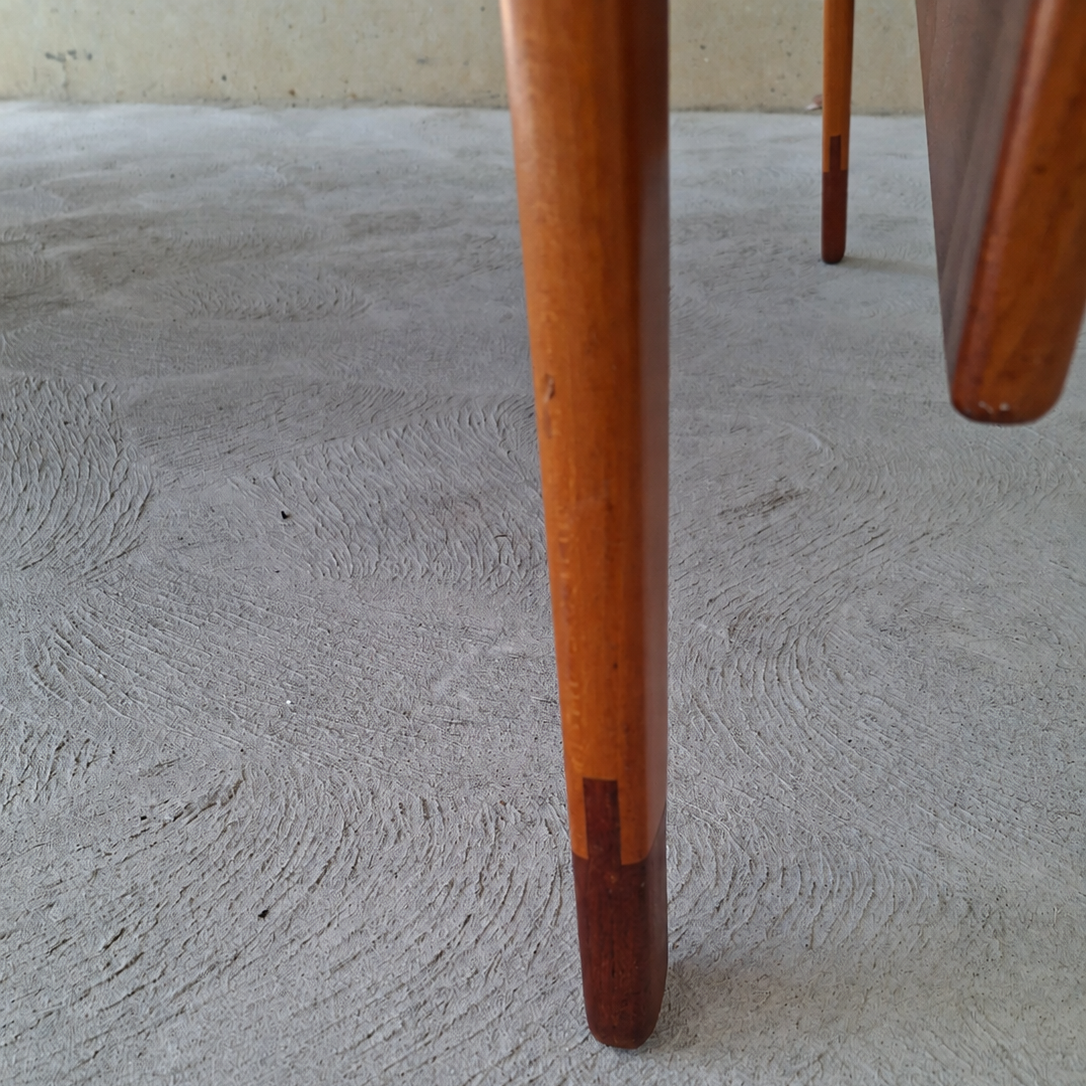 Børge Mogensen Drop-Leaf Dining Table for Søborg Møbelfabrik.