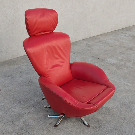Cassina K10 Dodo Reclining Armchair in Red Leather.