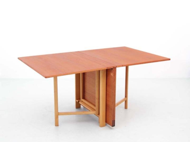 Maria expanding dining table by Bruno Mathsson.