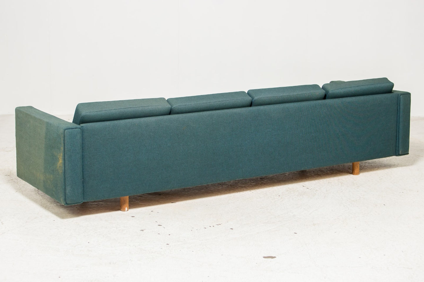 Hans J. Wegner 4 seat sofa model GE-300. To be restored.