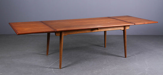 Hans J. Wegner. Teak and oak dining table large model AT-312.