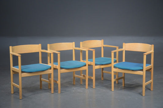 Set of 8 Børge Mogensen model 3235 dining chair. Under restoration.