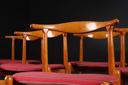 Hans J. Wegner for Fritz Hansen. Set of six dining chairs, model 708. To be restored.