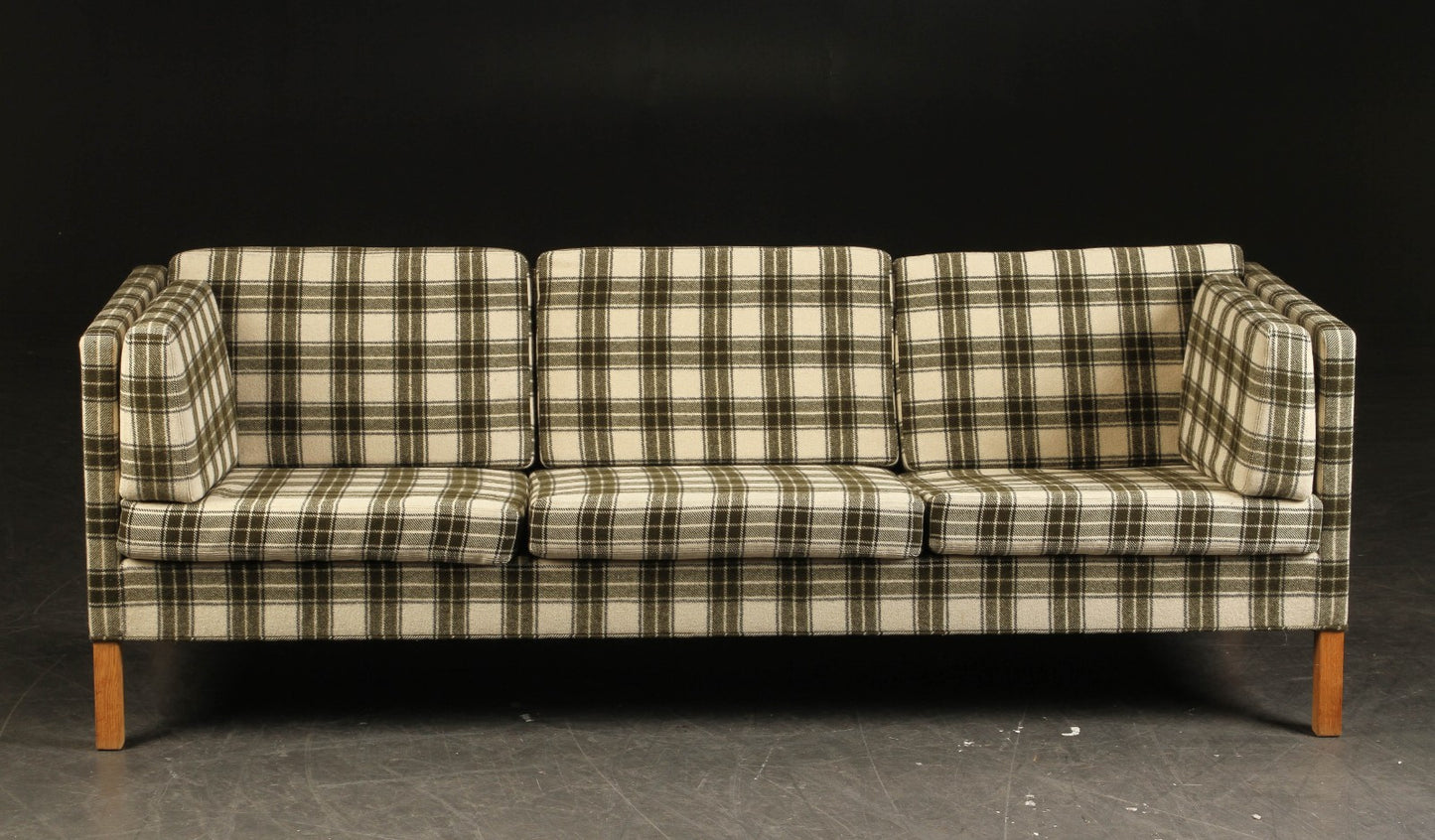 Børge Mogensen Three-person sofa, model 2443. To be restored.