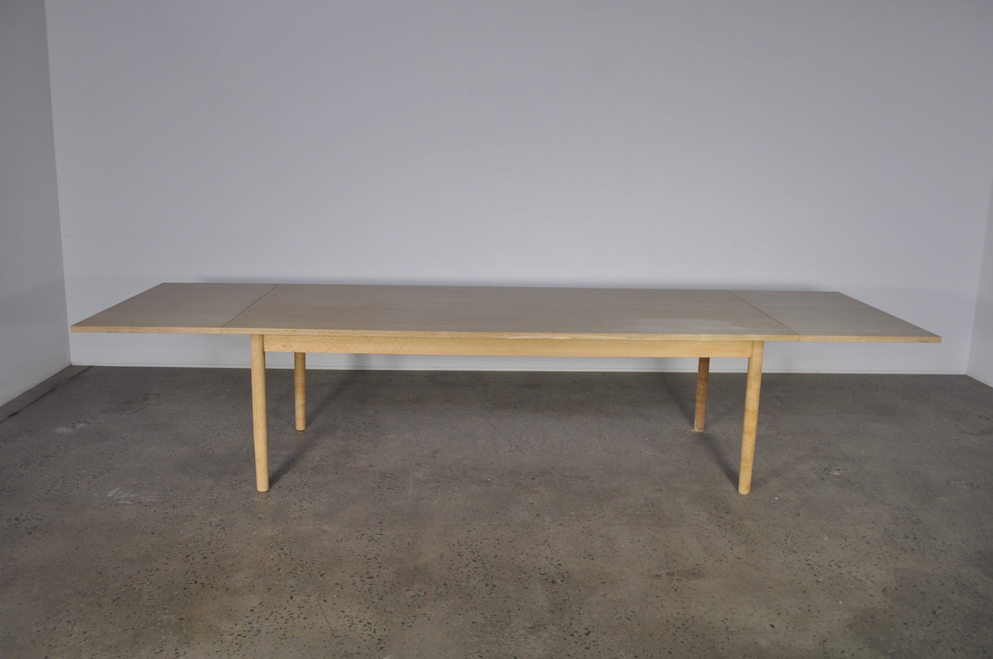 Oak extendable dining table.