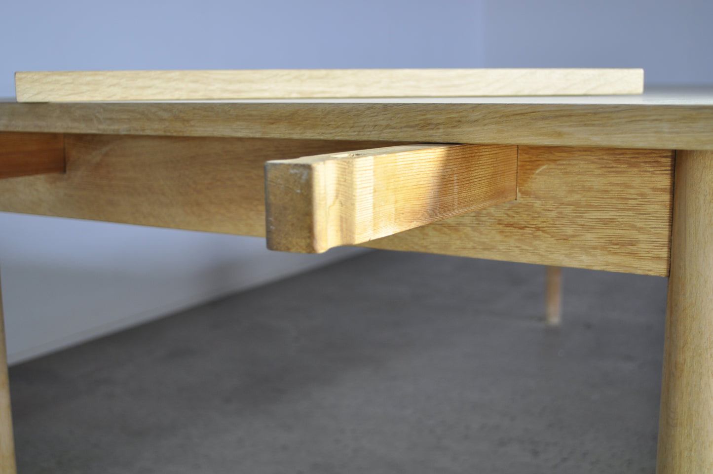 Oak extendable dining table.