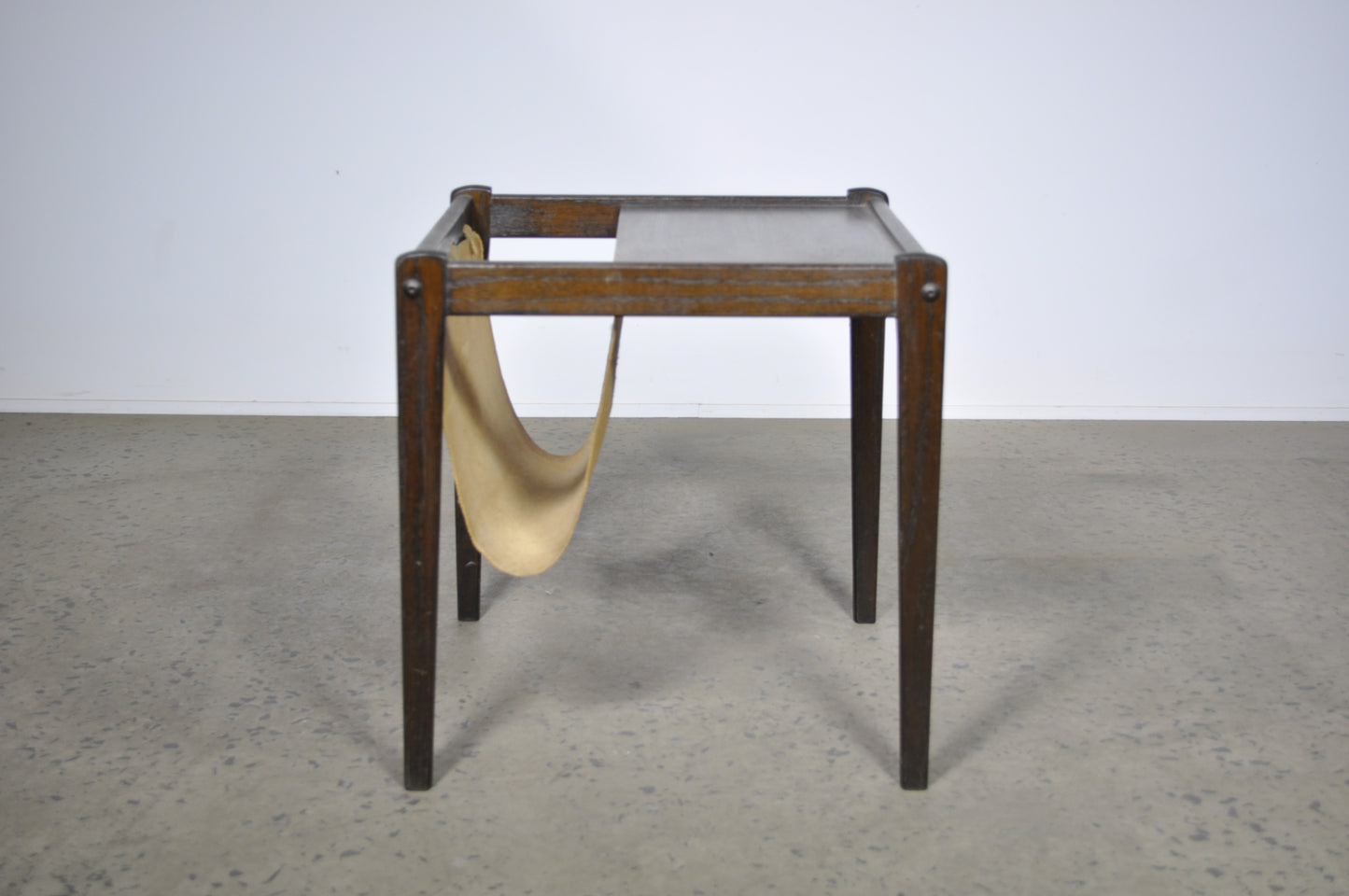 Danish sidetable/magazine rack.