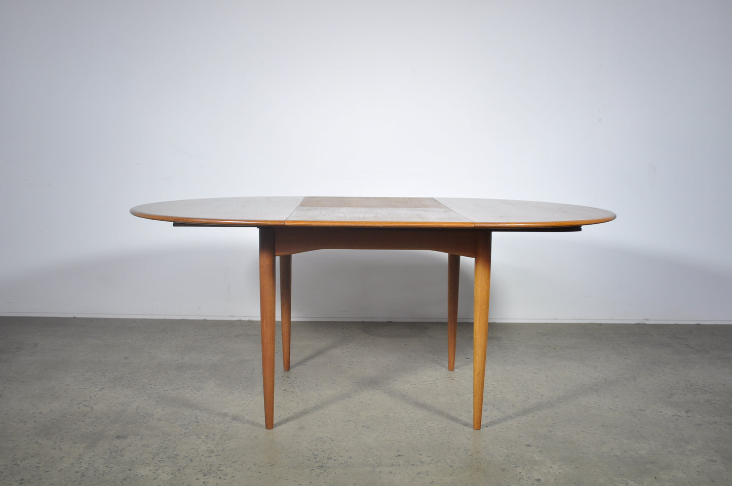 Parker circular extension table.