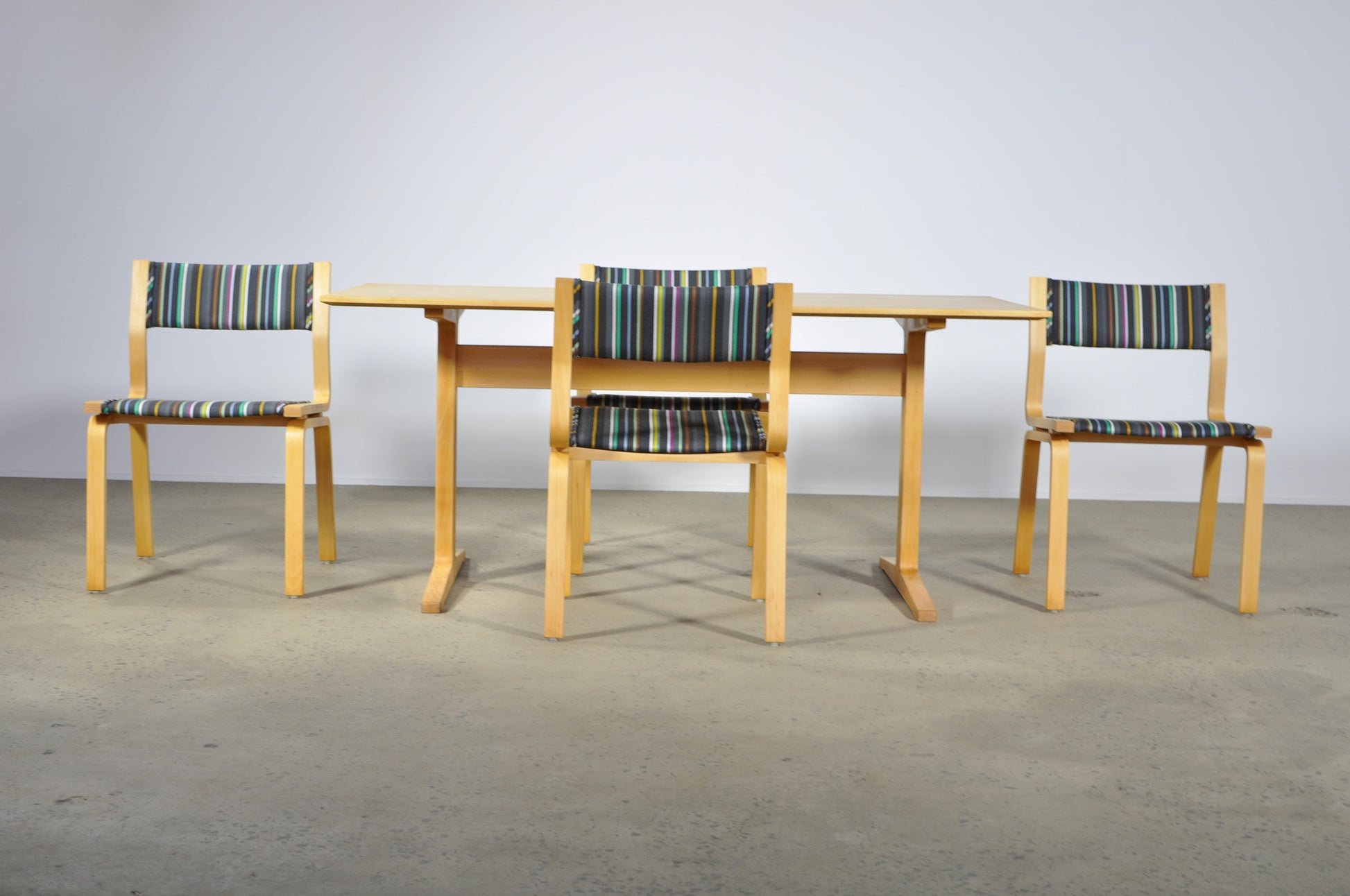 Arne Jacobsen Fritz Hansen Dining chairs - Case 22
