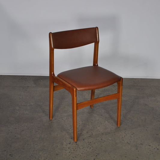 Erik Buch Teak dining chairs.Set of 8 In brown leather.