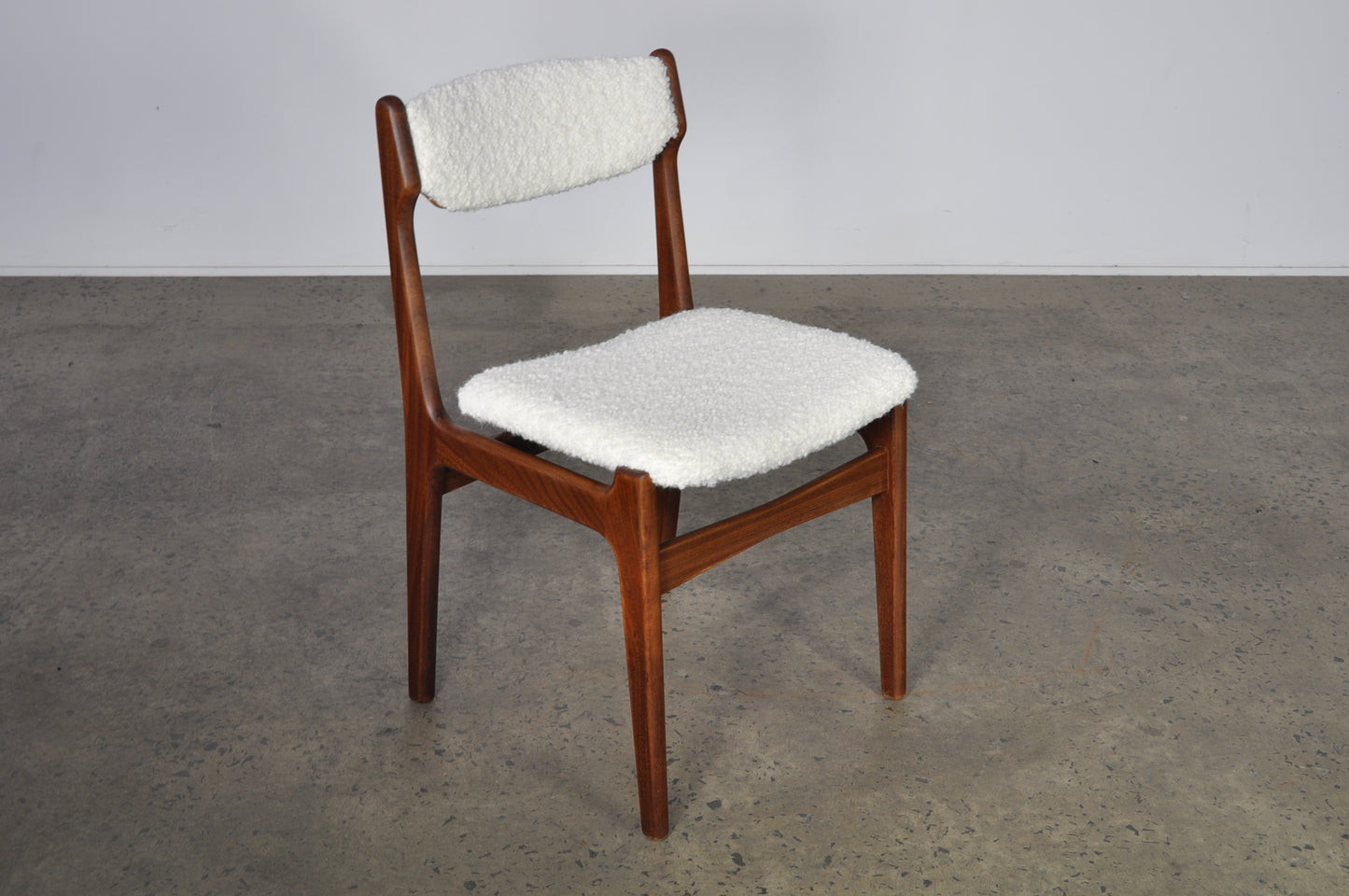 Danish dining chair. Set of 6 in Boucle.