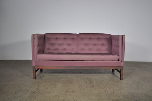 Erik Jørgensen EJ 315 Sofa in Purple.
