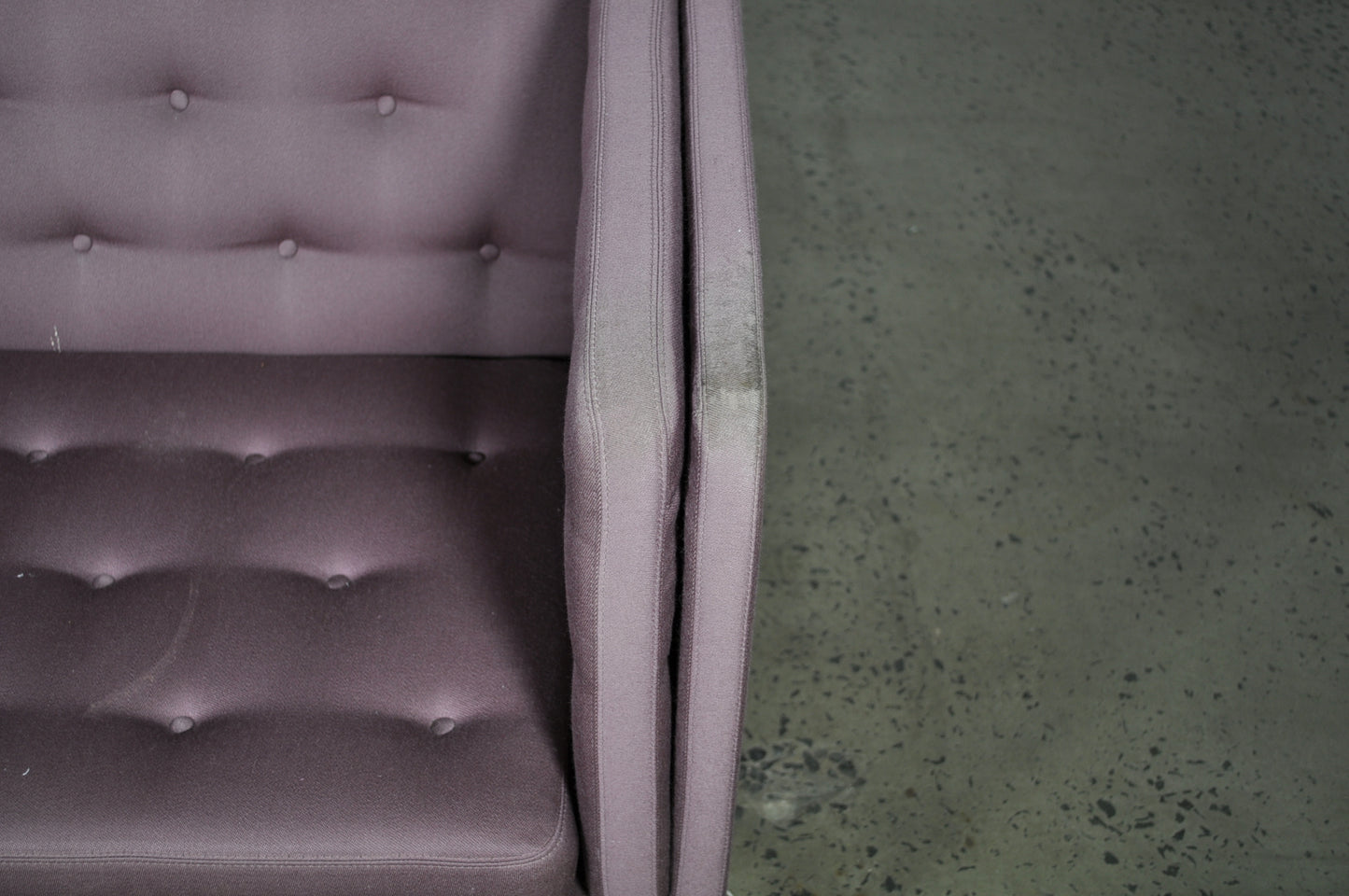 Erik Jørgensen EJ 315 Sofa in Purple.