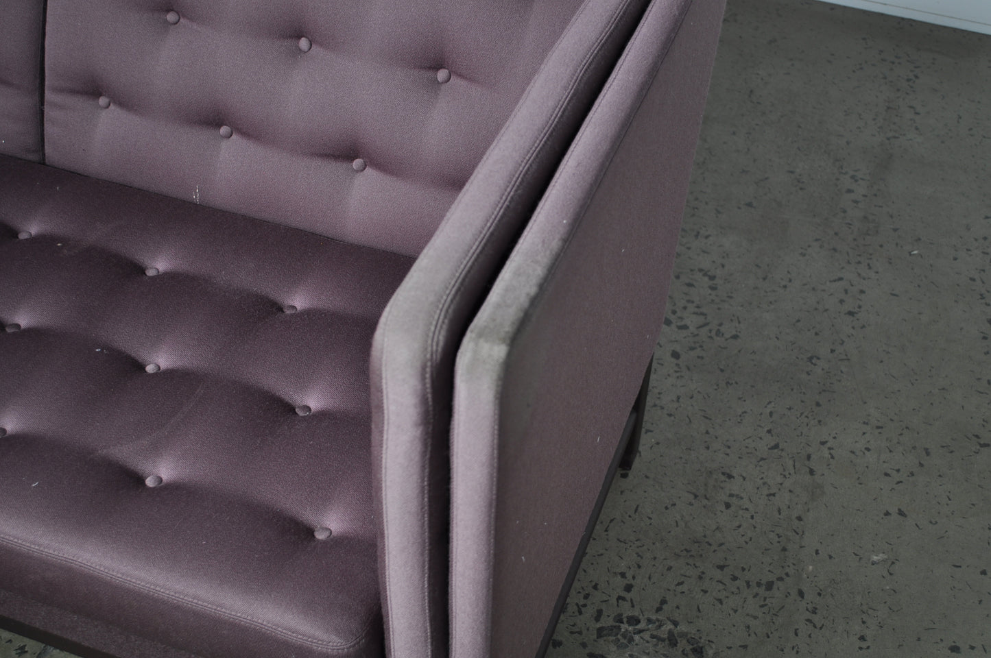 Erik Jørgensen EJ 315 Sofa in Purple.
