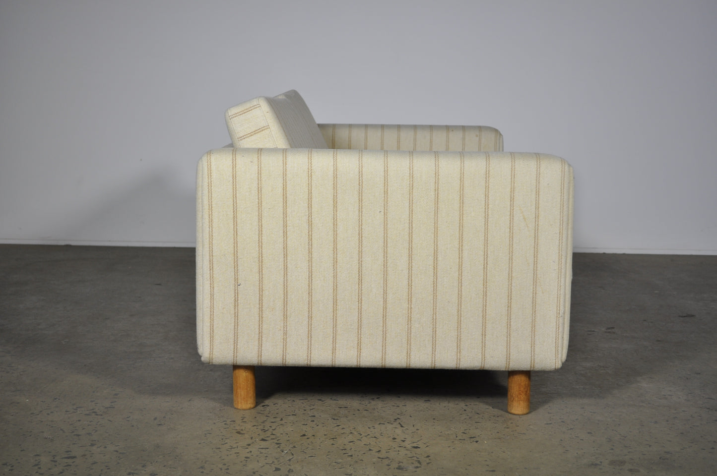 Hans J.Wegner Century 2000 sofa by GETAMA.
