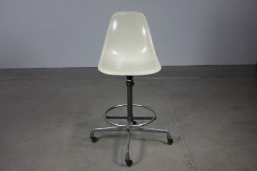 Eames Drafting Stool - Case 22