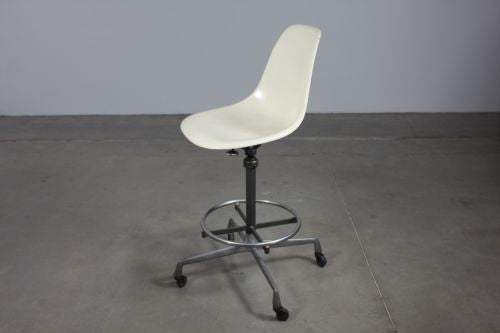 Eames Drafting Stool - Case 22